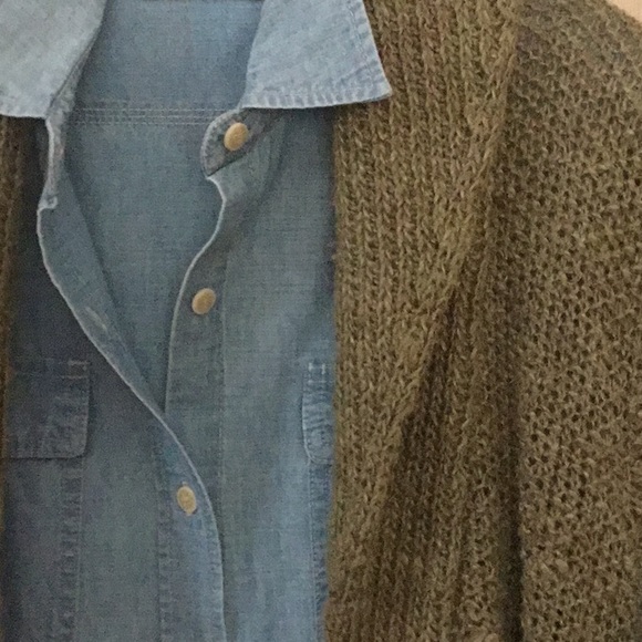 Knit of linen sweater vest. $35 - Picture 4 of 5